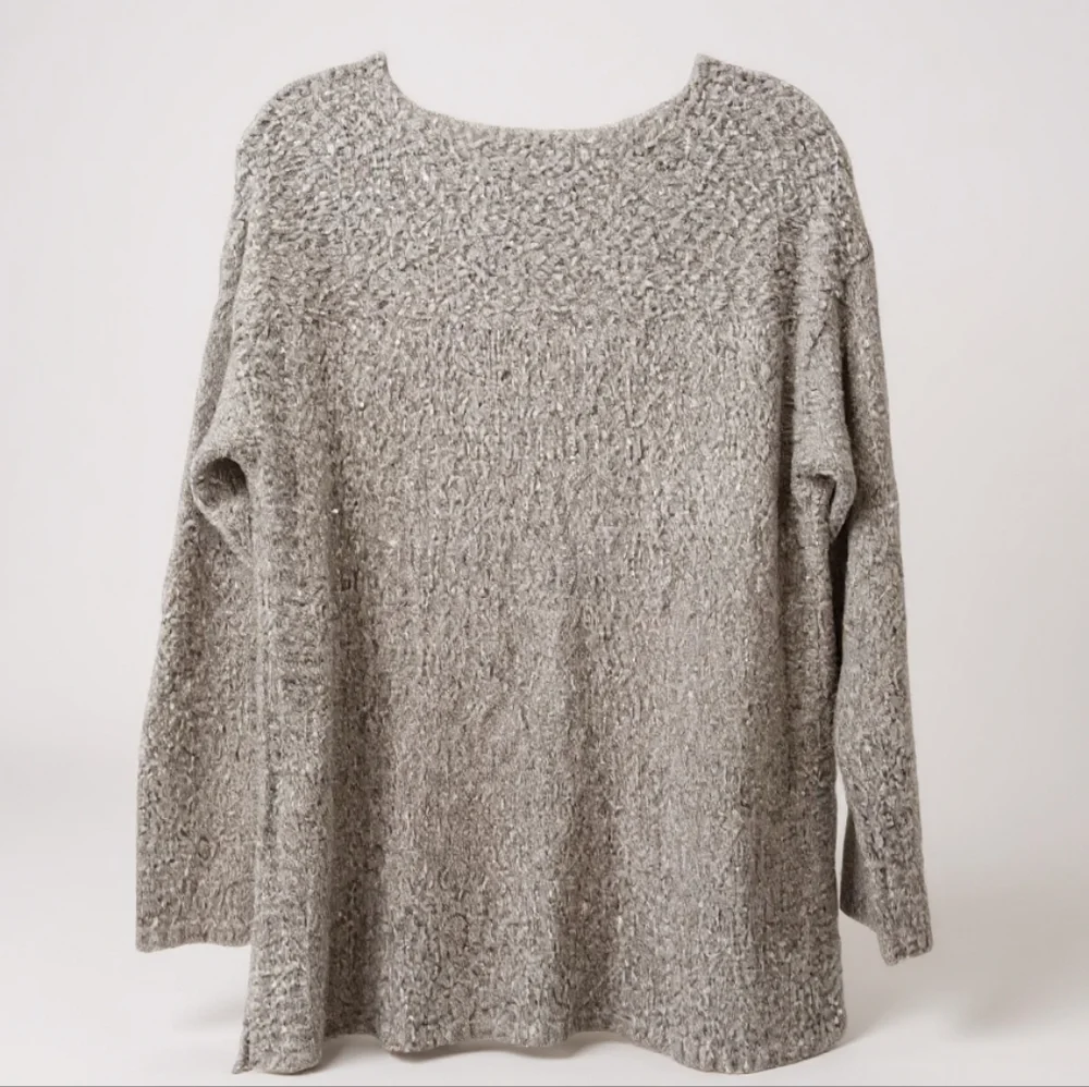 Chico's Tunic length Drop shoulder Gray Sweater with Sequins Size L - Picture 5 of 10